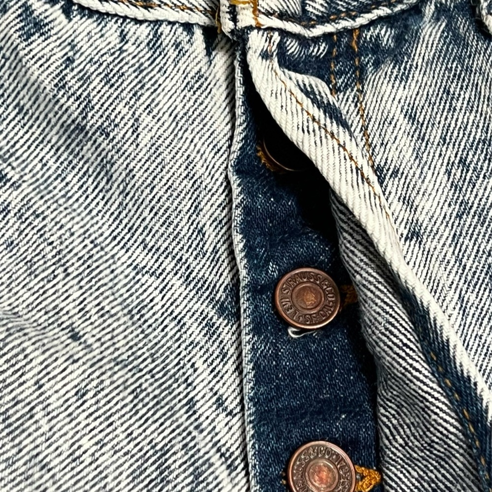 1980s LEVIS 501 Acid Wash Vintage Denim Size 34 actual fit is 32” Waist - Picture 3 of 5